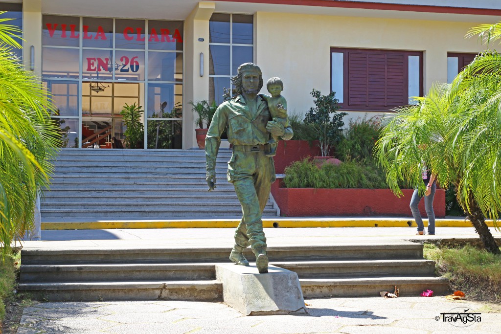 Estatua Che y Niño, Santa Clara, Cuba