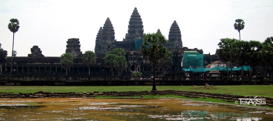 The temples of Angkor Wat!