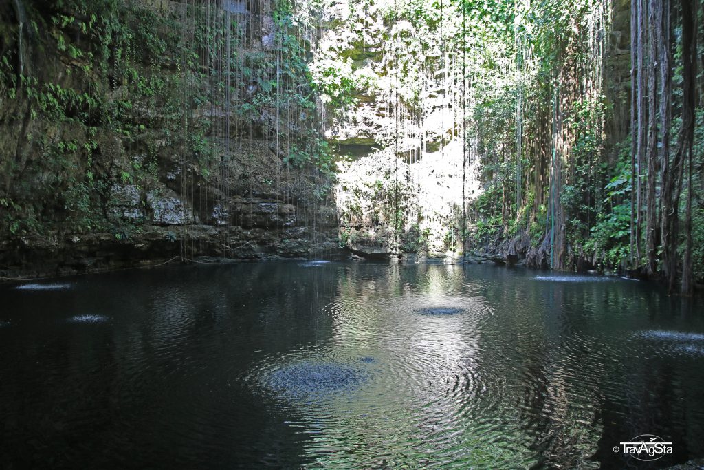 Cenote Ik kil, Yucatán, Mexico