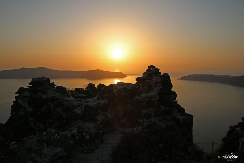 Skaros Rock, Imerovigli, Santorini, Greece